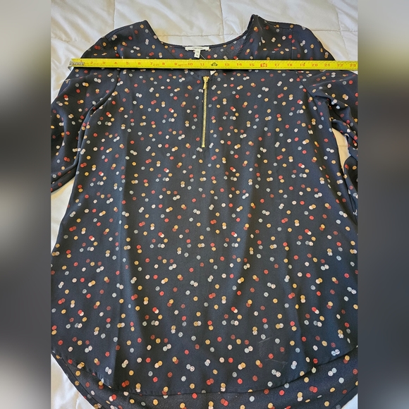 NWT Maurices polka dotted fall blouse ๐ w/ Zipper in front (Medium) ๐คโค๏ธ๐๐ค๐ค - Picture 10 of 16